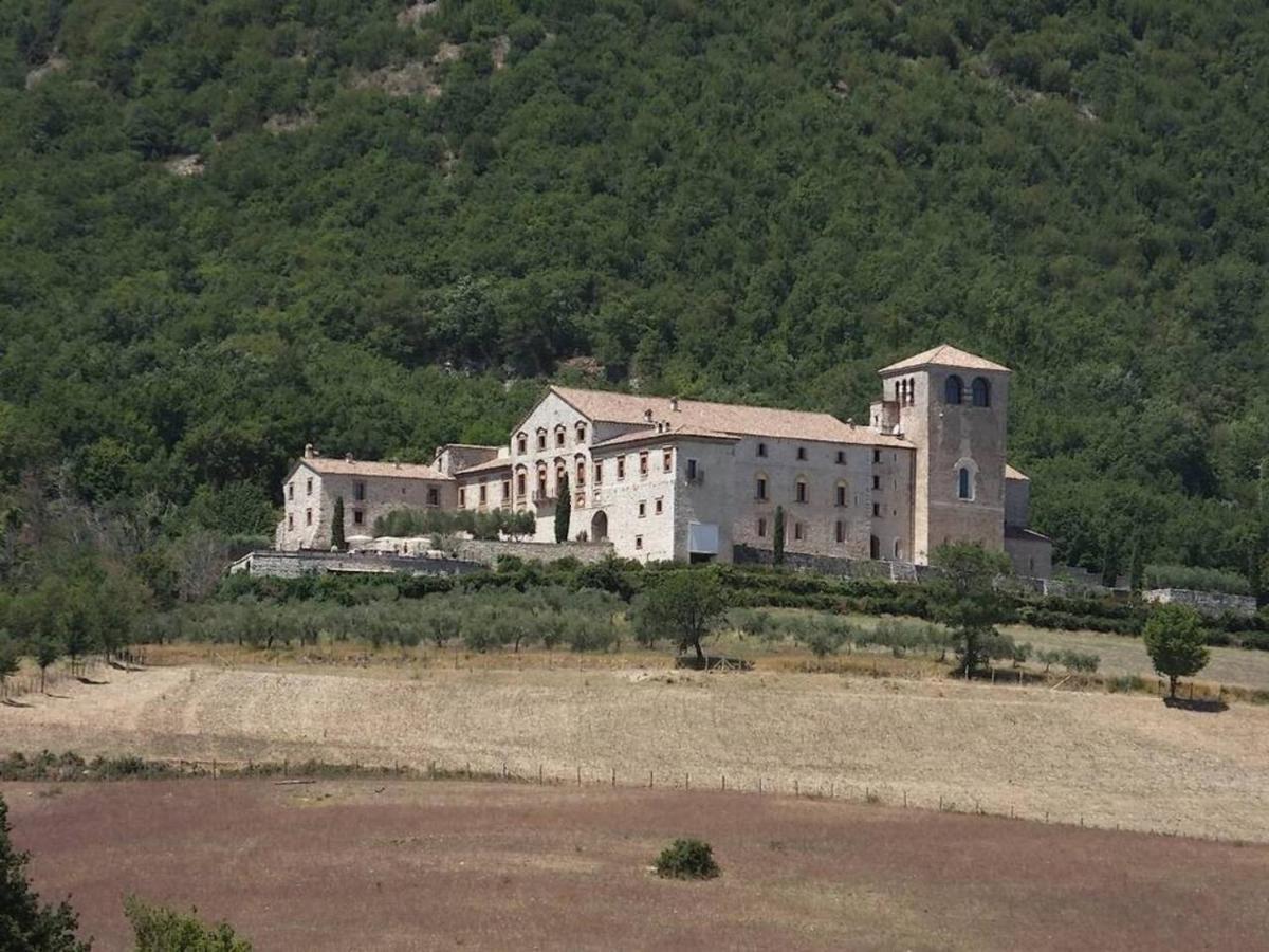 Villa La Bottega Del Fabbro Affitto Breve Contigliano Exterior foto