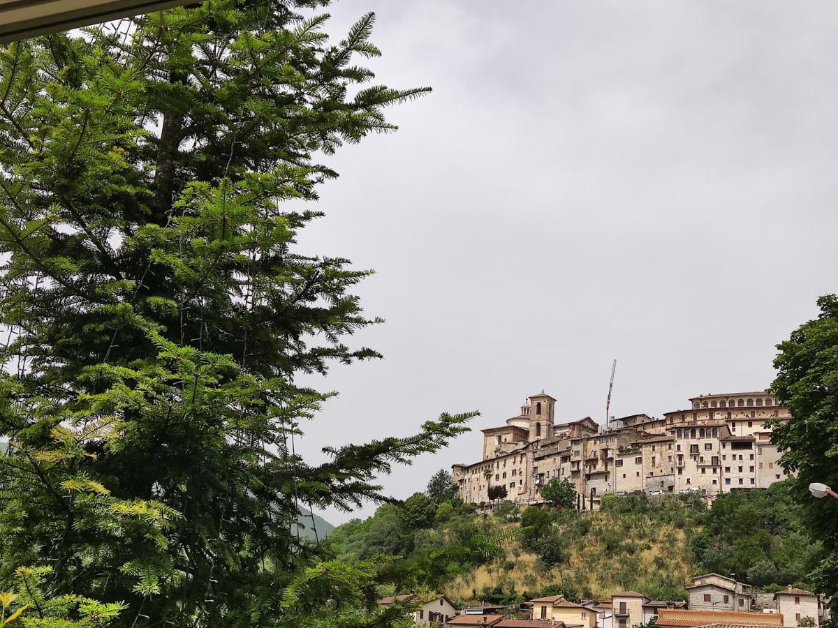 Villa La Bottega Del Fabbro Affitto Breve Contigliano Exterior foto