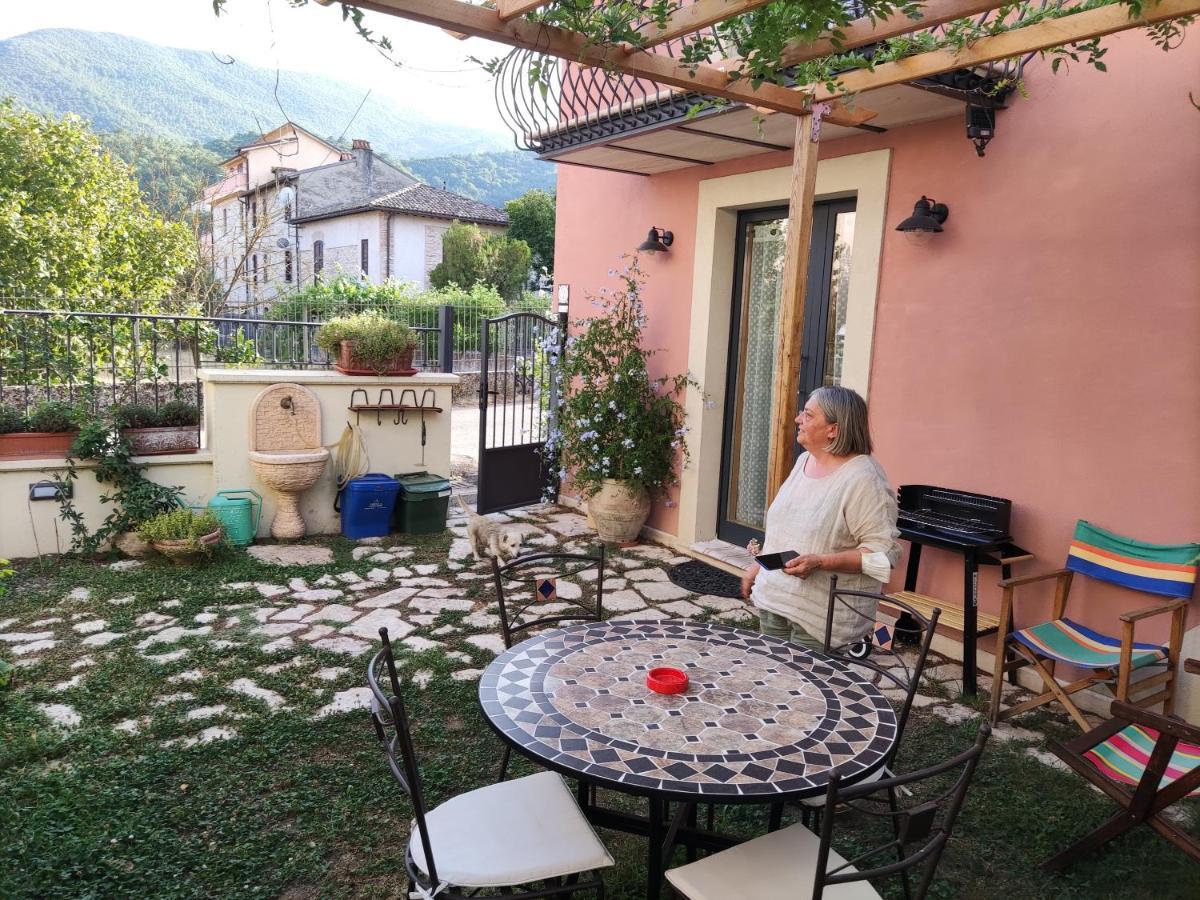 Villa La Bottega Del Fabbro Affitto Breve Contigliano Exterior foto