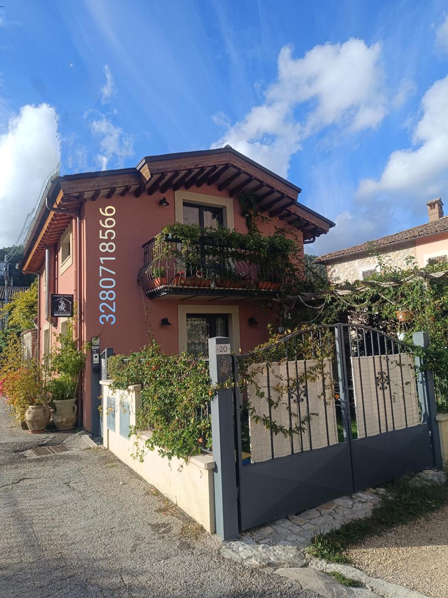 Villa La Bottega Del Fabbro Affitto Breve Contigliano Exterior foto